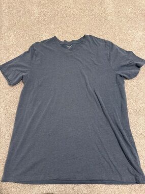 Old Navy Men's Short-Sleeve V-Neck T-Shirt in Dark Gray